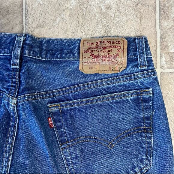 Vintage Levi’s 501 xx Blue Straight-Leg Jeans - Picture 7 of 7